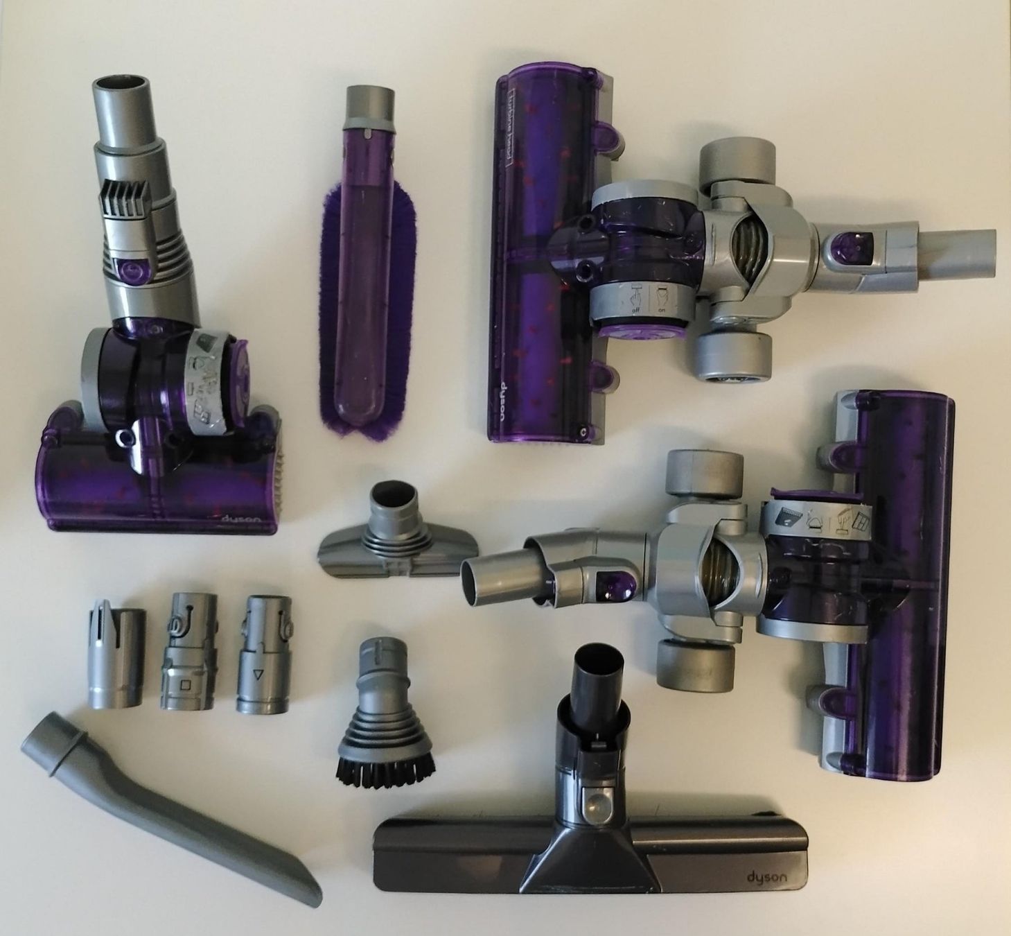 Dyson Staubsauger & Zubehör: Dyson DC08 telescope system animalpro – Defekt aus Basel von  4