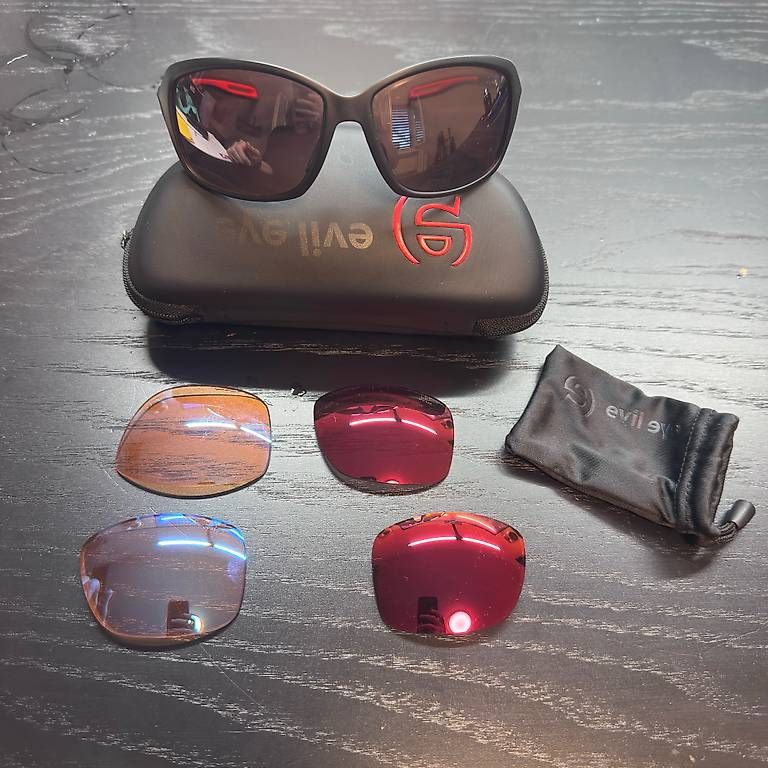 Occhiali & Lenti: Evil Eye sonnenbrille mit Ersatzgläsern – Usato da Riedikon venduto da Surfgirl0