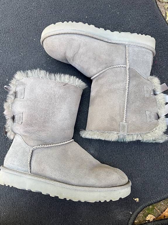 Ugg Damenschuhe: UGG Bailey Bow II Gr. 37 – Gebraucht aus Zürich von bil_s7tp 4