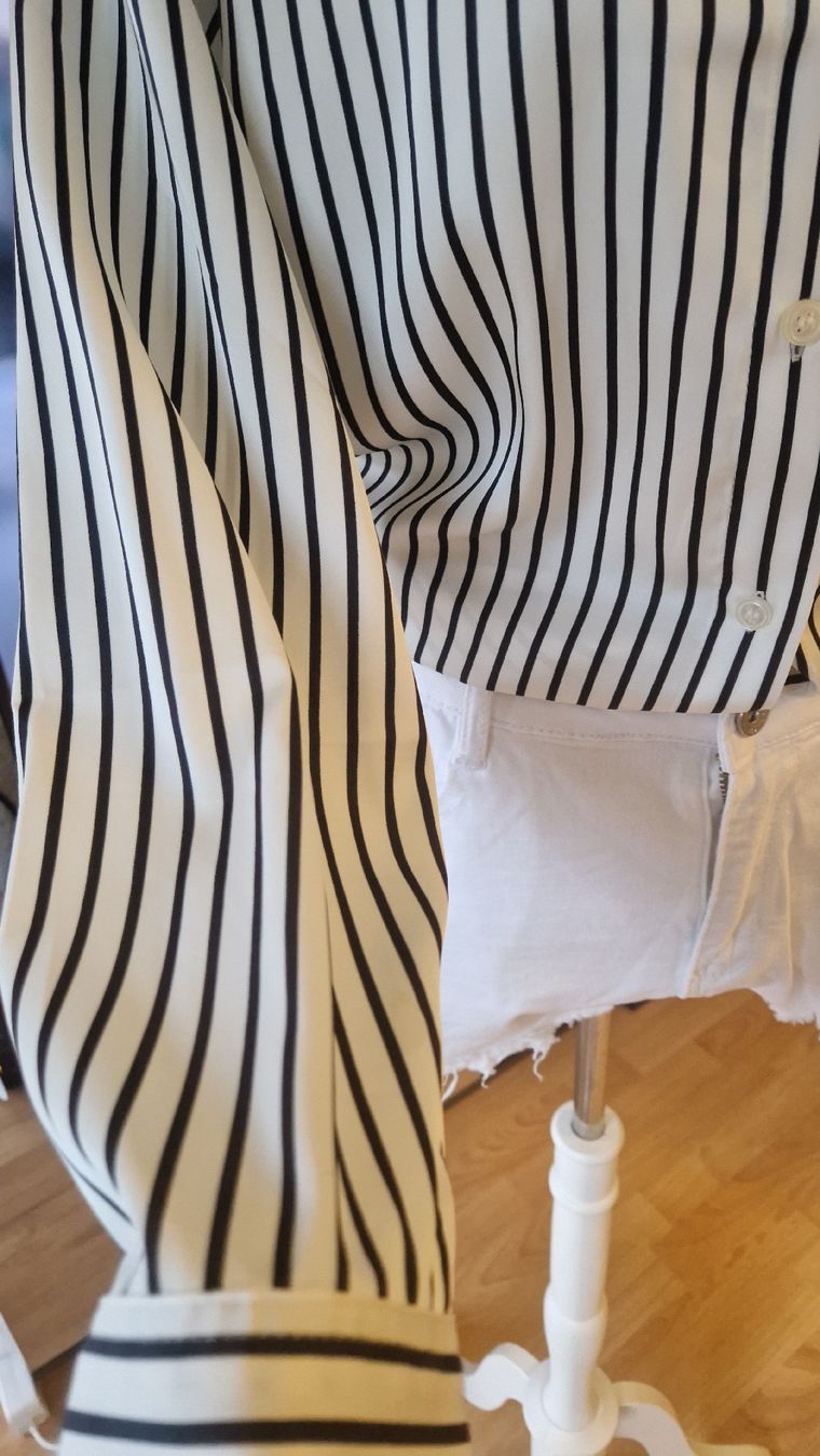 H&M Top: Stylish Striped Blouse, H&M Size 38 – Usato da Klingnau venduto da fairy.princess 6