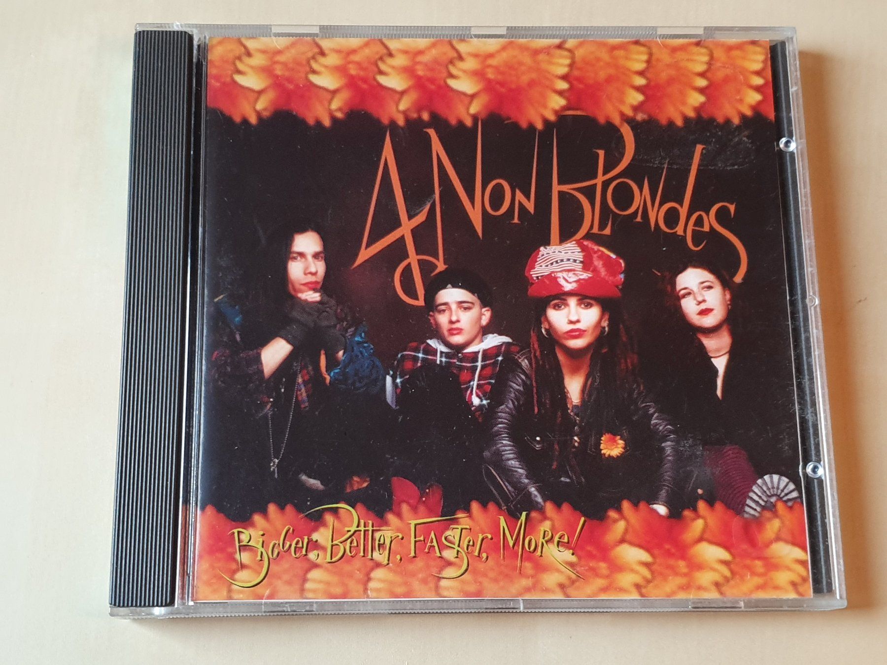 CDs: 4 Non Blondes Bigger Better Faster More! – Gebraucht aus Stansstad von collectorsshop