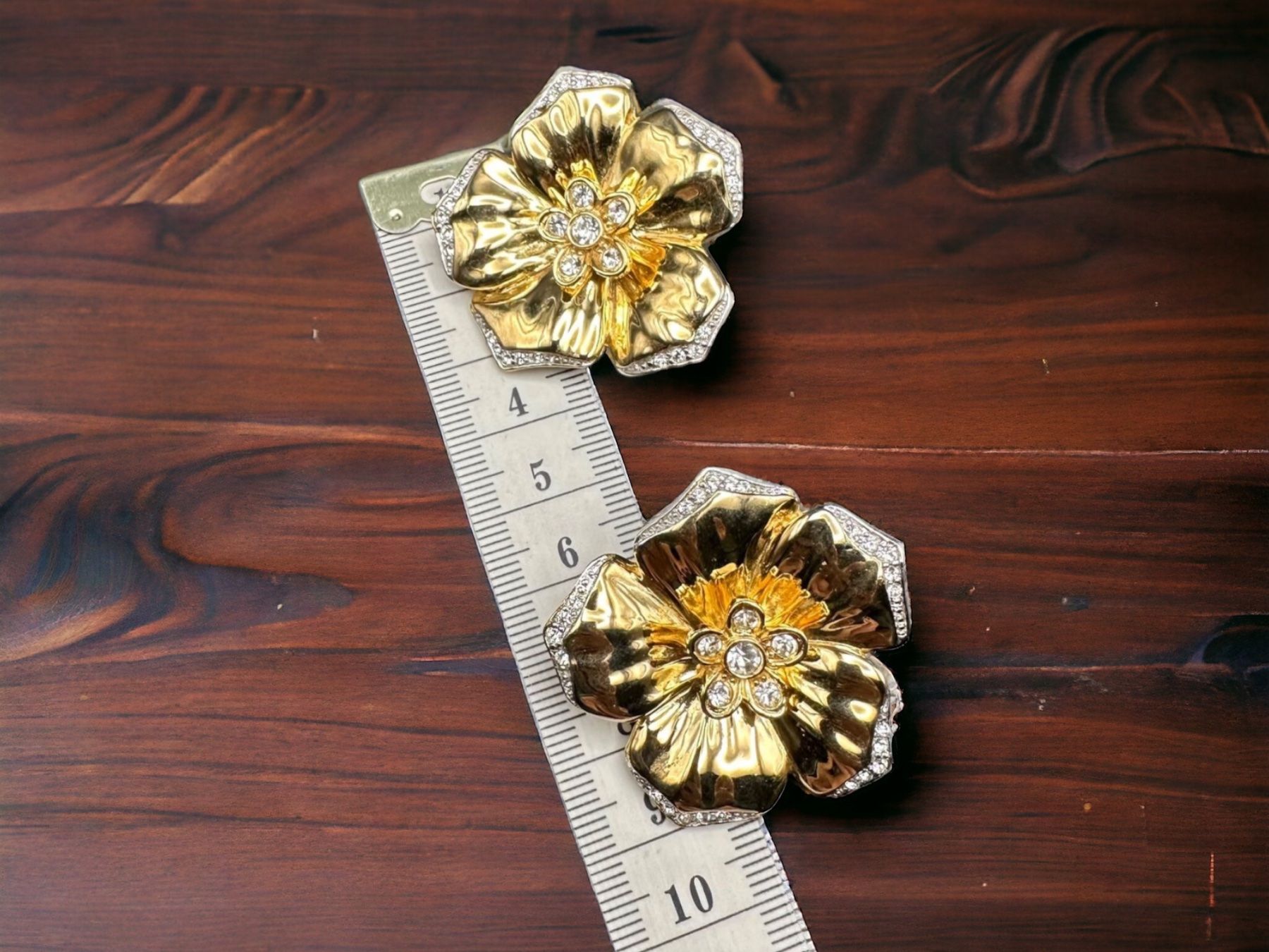 Ohrringe & -stecker: Große Ohrringe Clips, Blume mit Strass. Luxus-Schmuck – Gebraucht aus Lamone von LaCantinaMagica 7
