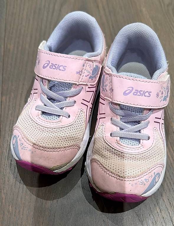 Asics Scarpe per ragazzi: Turnschuhe Gr. 26 – Usato da Döttingen venduto da pelisa