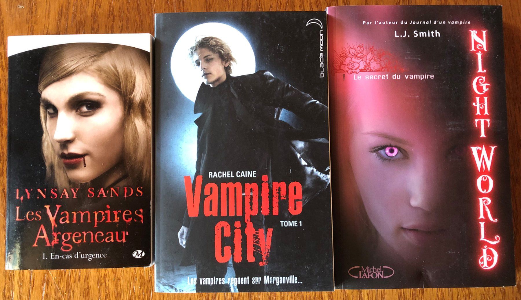 Libri: 3 livres de Vampires – Usato da Fribourg venduto da Alexia90