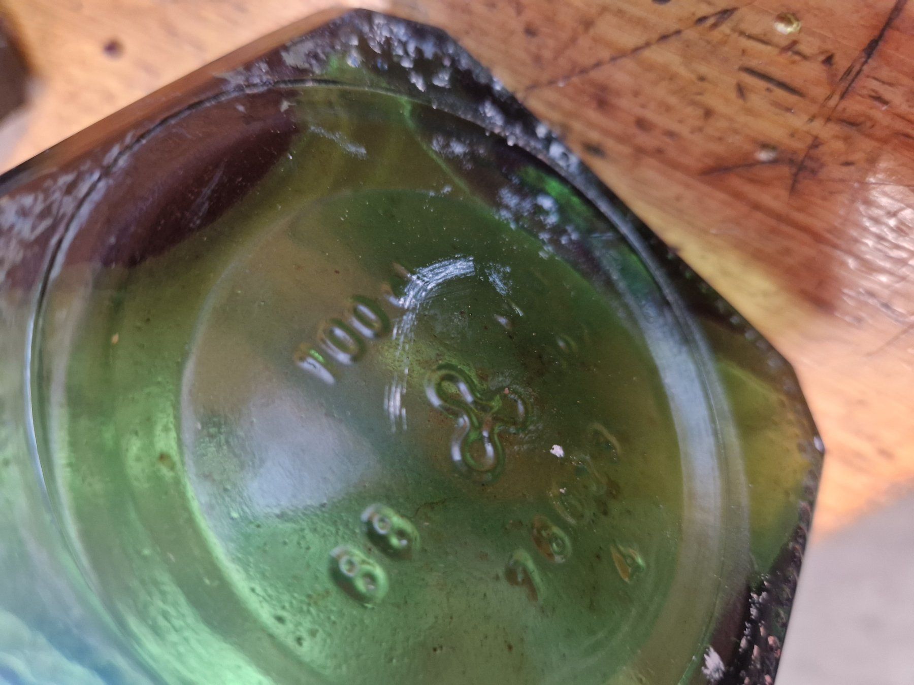 Autres vaisselles & verres: 2 alte Flaschen – D'occasion à Leuzigen par maya511 1