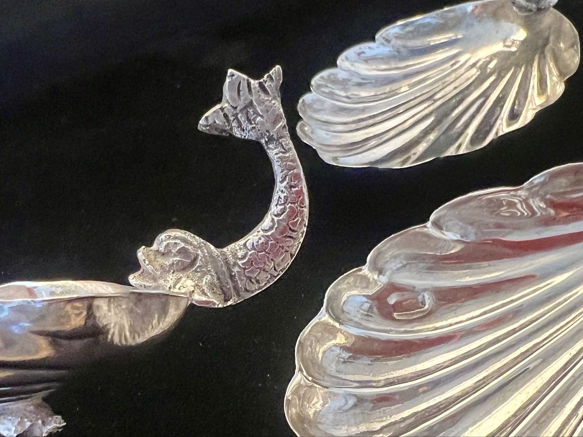 Tutte le decorazioni: 3 coupelles forme coquille Saint-Jacques anse poisson argent – Usato da Genève venduto da DELIRBEADS 6