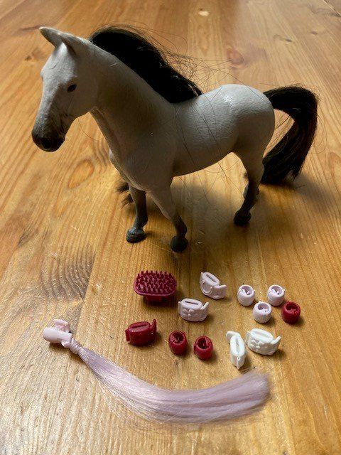 Schleich Spielzeuge: Schleich Pferde – Gebraucht aus Pratteln von DopplerGubser