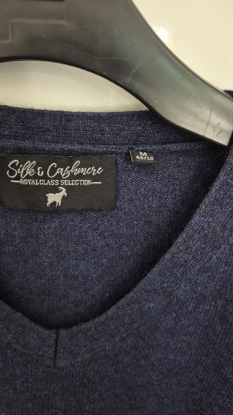 Pullover & Sweatshirts: Edler Seide Kaschmir Pullover, Grösse M, dunkelblau – Gebraucht aus Winterthur von ann_7lxx 1