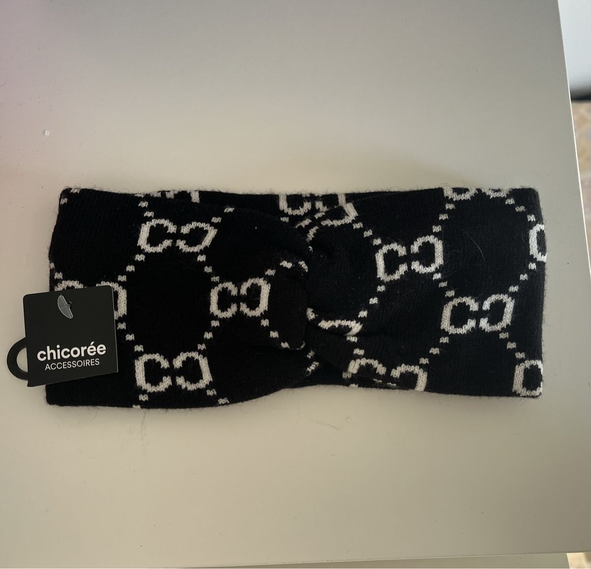 Accessori per capelli: Fascia per capelli Chicoree Accessoires, nera e bianca. – Nuovo e nell'imballaggio originale da Echandens venduto da lillisfashion