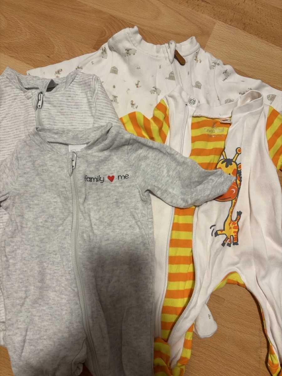 Lotti & Set di vestiti: baby boy clothes set 50-56 – Usato da Arbon venduto da bot_5ht5 1