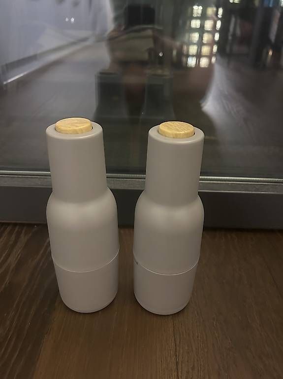 Autres soins du corps: Automatischer Salz -& Pfeffersträuer – D'occasion à St. Gallen par chiarbr