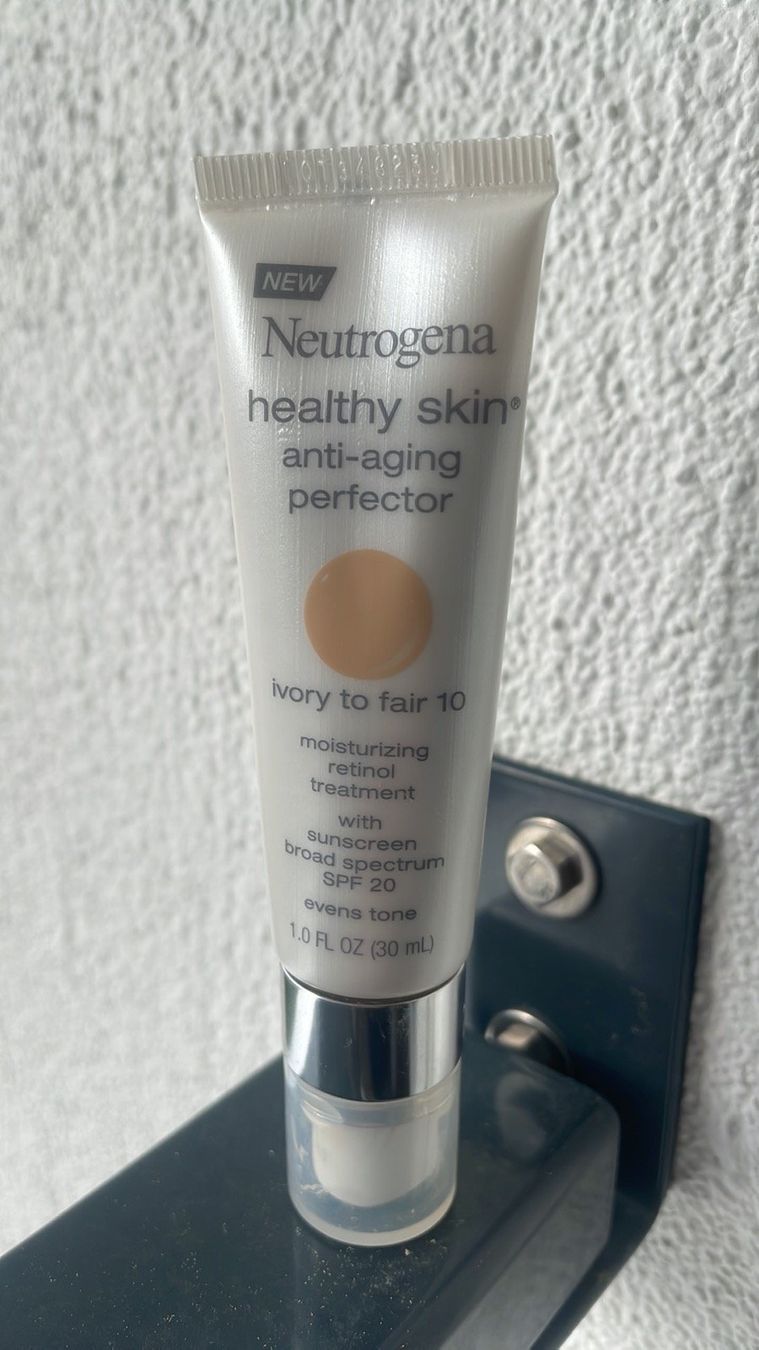 Make-up: Neutrogena Perfector Anti-Aging Effekt  LSF 20 – Gebraucht aus Flums von Inna77 1