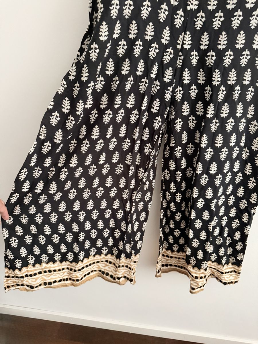 Jumpsuits: Luftiger Einteiler Jumpsuit – Neuf avec emballage d'origine à Dietikon par tsela77 1