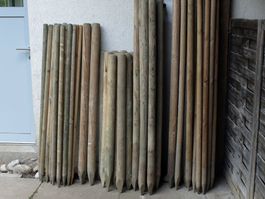 Diverse Holzpfähle (ungegraucht)