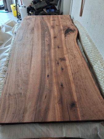 Massive Nussbaum Tischplatten – 12 Stück – Komplettposten
