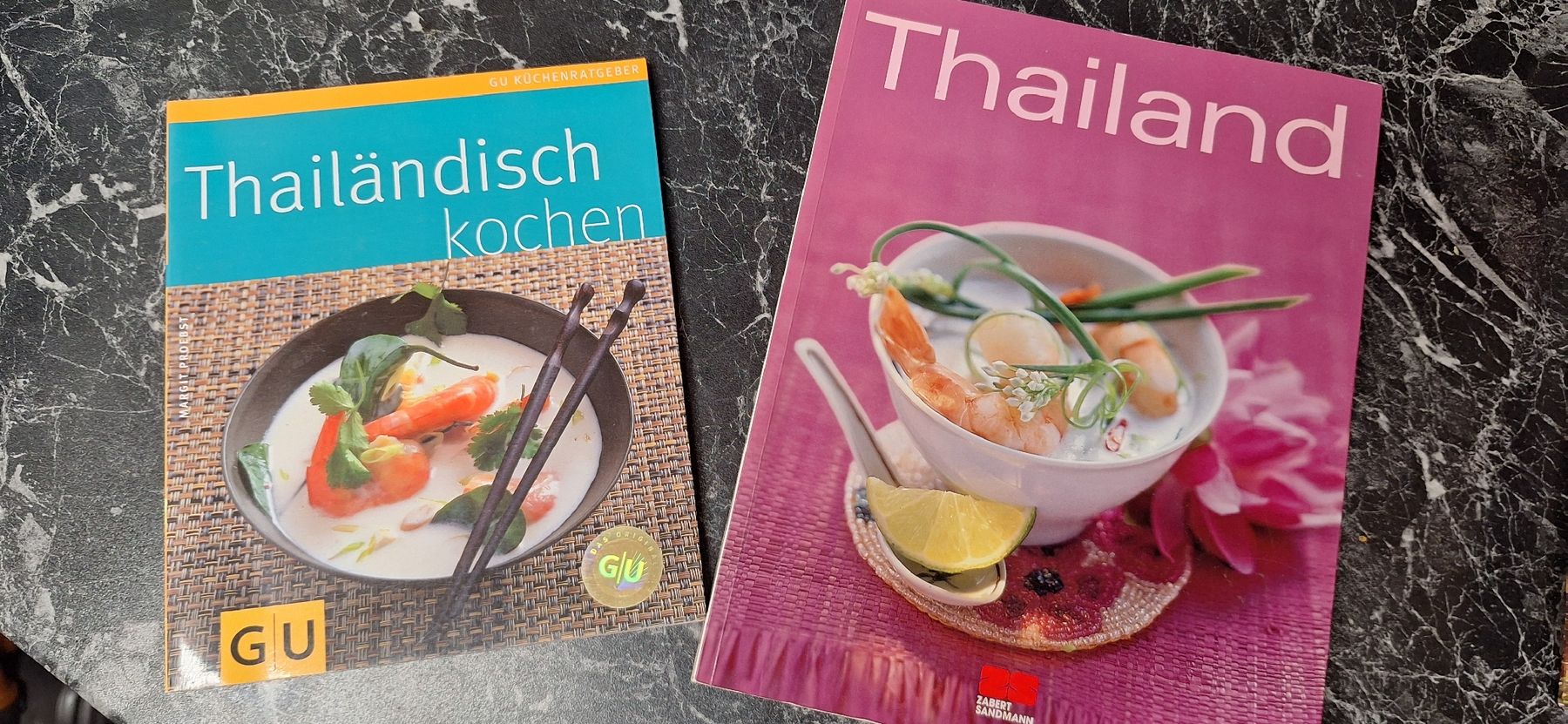 Bücher: 2 Kochbücher Thailändische Küche – Gebraucht aus Gretzenbach von Chillkrot