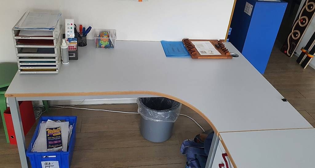 Schreibtische: Bürotisch Kombination modular / Hund Büromöbel – Gebraucht aus Luzern von Bags94 3