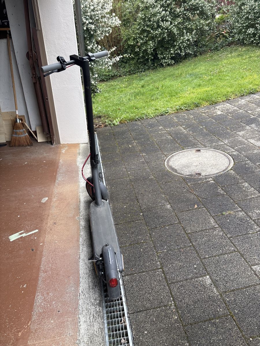 Voiturettes électriques: Xiaomi E-Scooter, Top Zustand! – Neuf (Voir description) à Bertschikon Gossau par marina5980 2