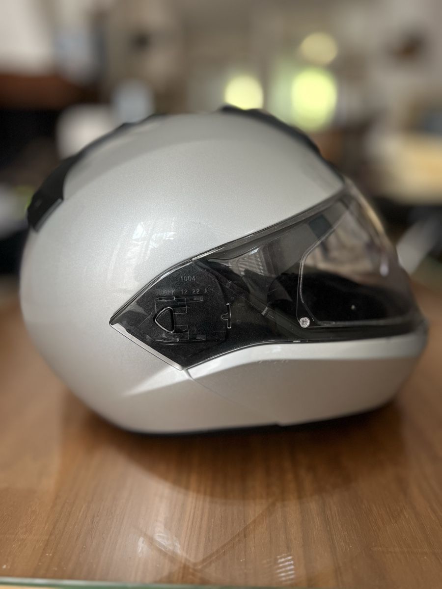 BMW Casques & visières: Integralhelm BMW Silber Grösse 58/59 gebraucht – D'occasion à Niederwangen BE par KFI 1