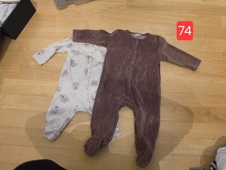 74 // 2 x Baby Schlafanzüge
