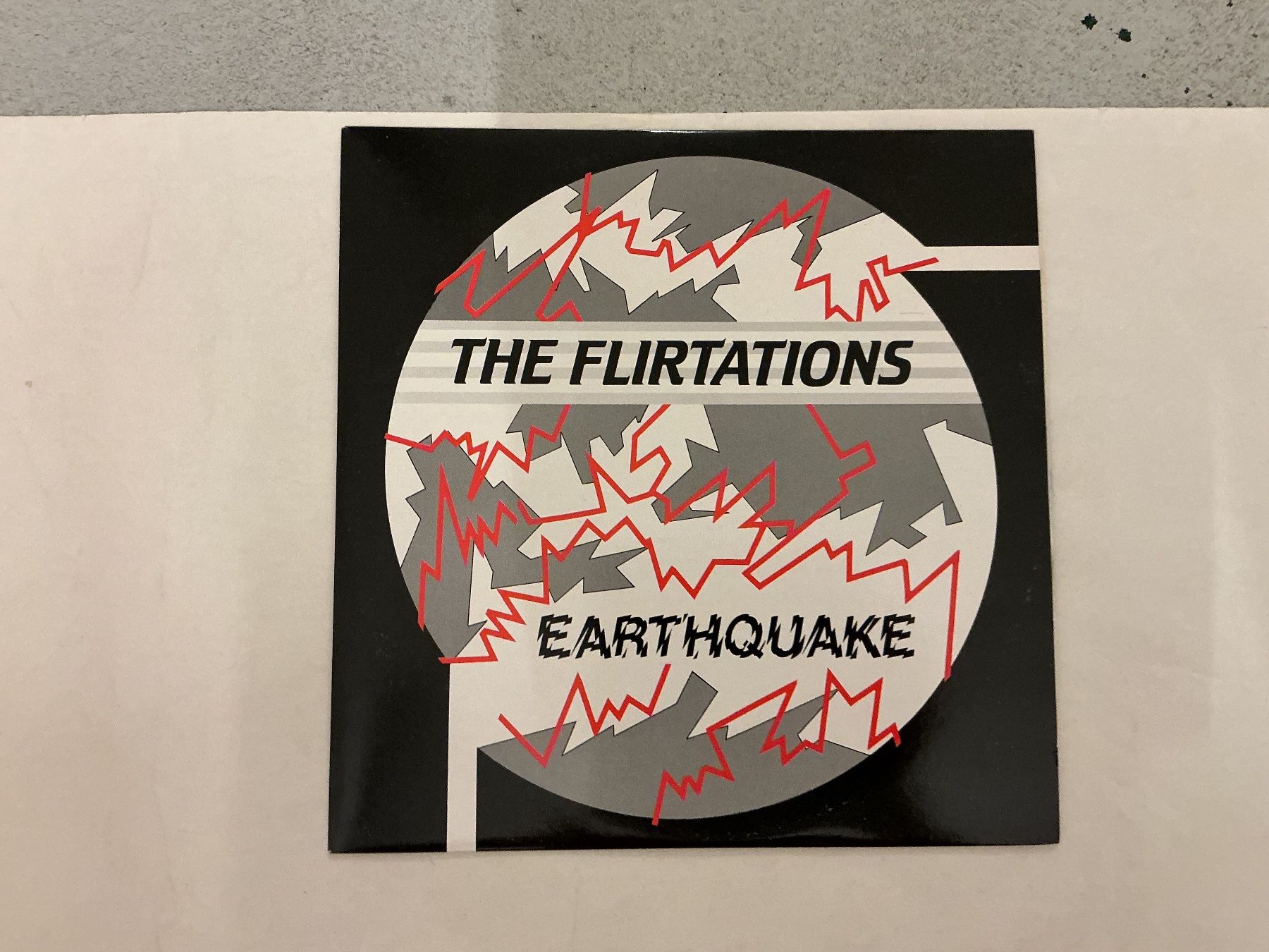 Vinyles: The Flirtations Maxi-Single - Earthquake – D'occasion à Winterthur par Tumko-Vinyl