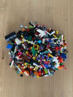 Lego Bausteine bunt gemischt und geformt, Gewicht: 1067 Gram