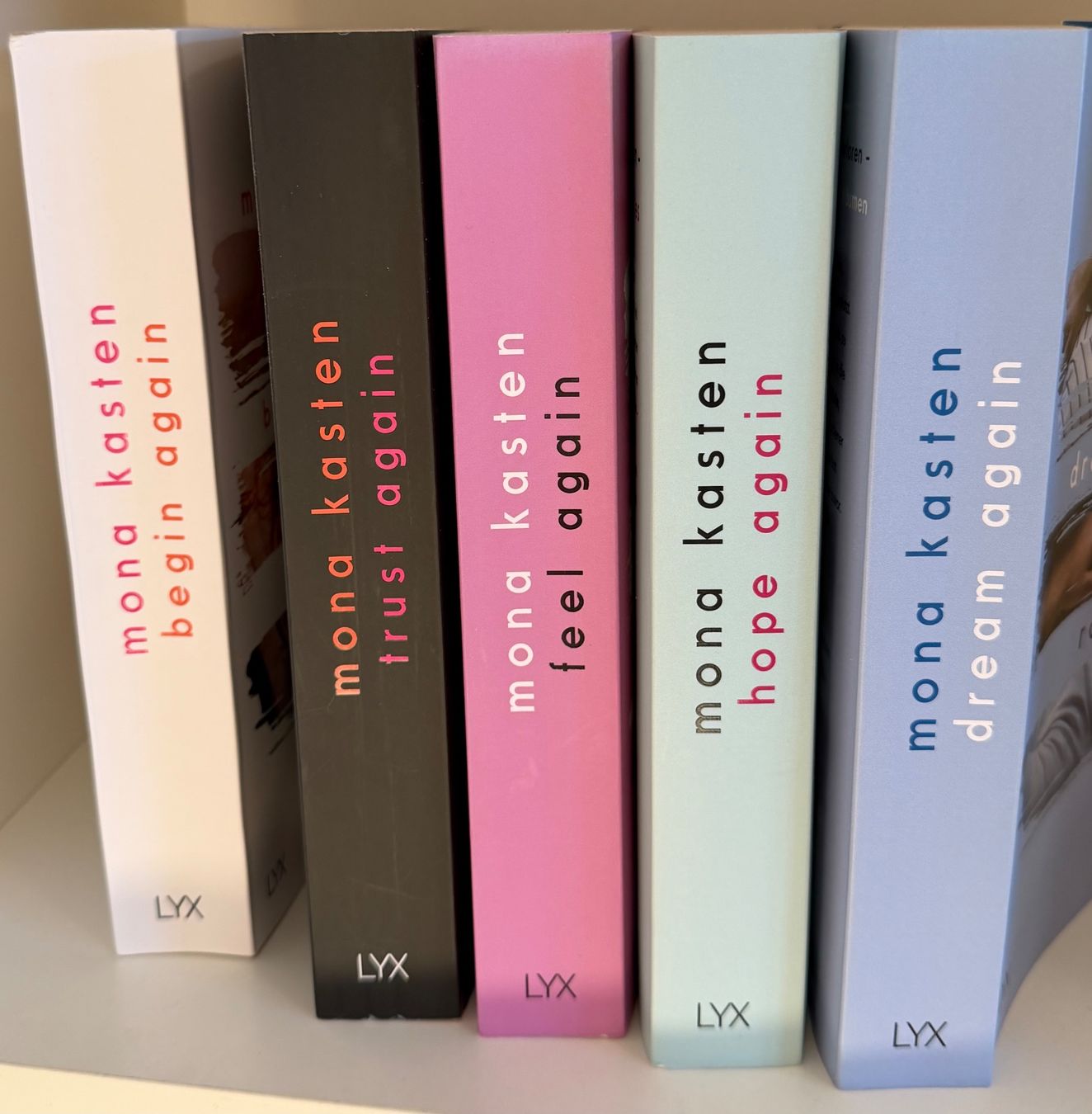 Libri: Again-Reihe von Mona Kasten – Usato da Ennetbaden venduto da as_ytj8 1