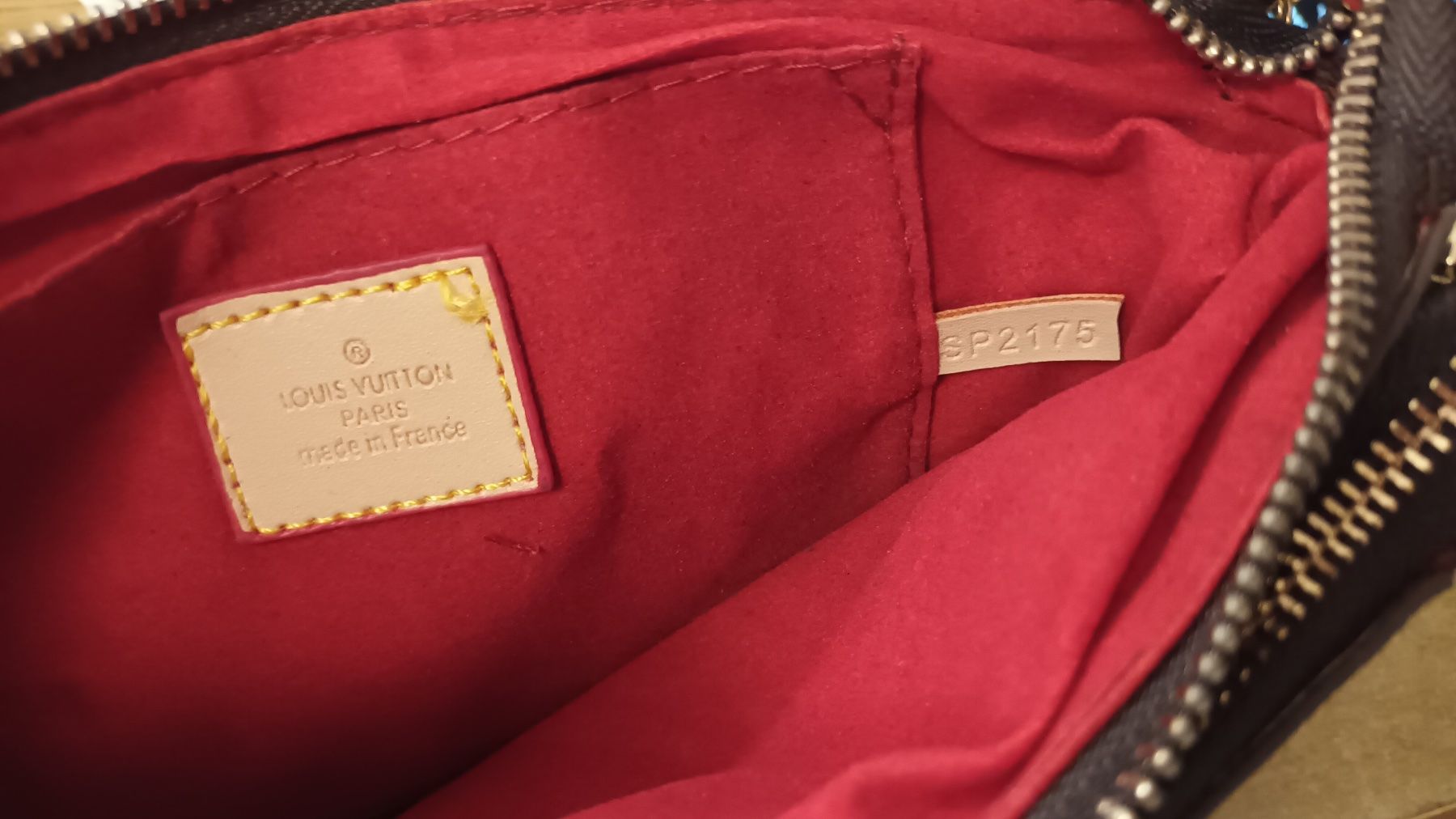Prada Taschen für Damen: PRADA LACKLEDER-HANDTASCHE – Gebraucht aus Zürich von Claire_ZH 6