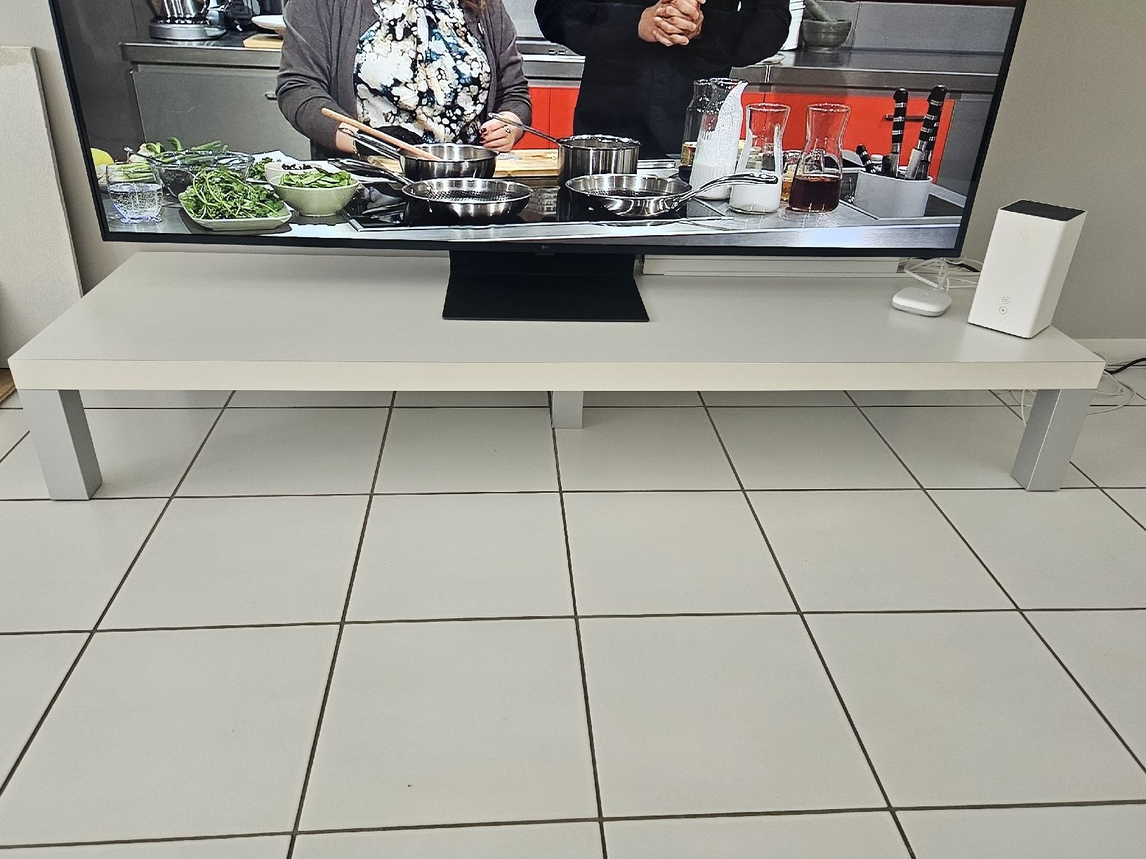 Interio Mobili TV: Salontisch – Usato da Ostermundigen venduto da Msmash