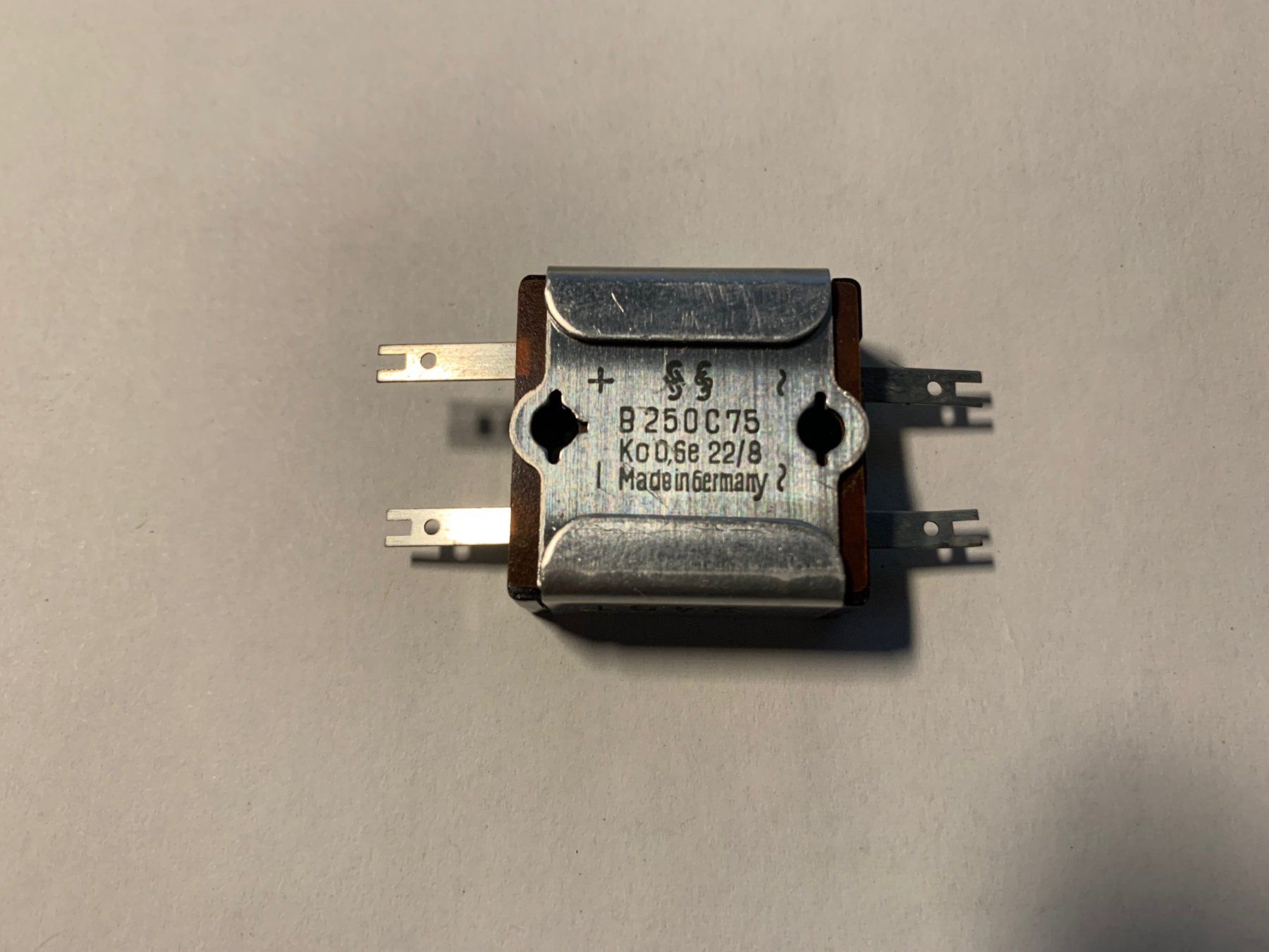 Siemens Elektronikbauteile: Selengleichrichter Brücke B250C75 Siemens – Neu und originalverpackt aus Basel von A.L.T.