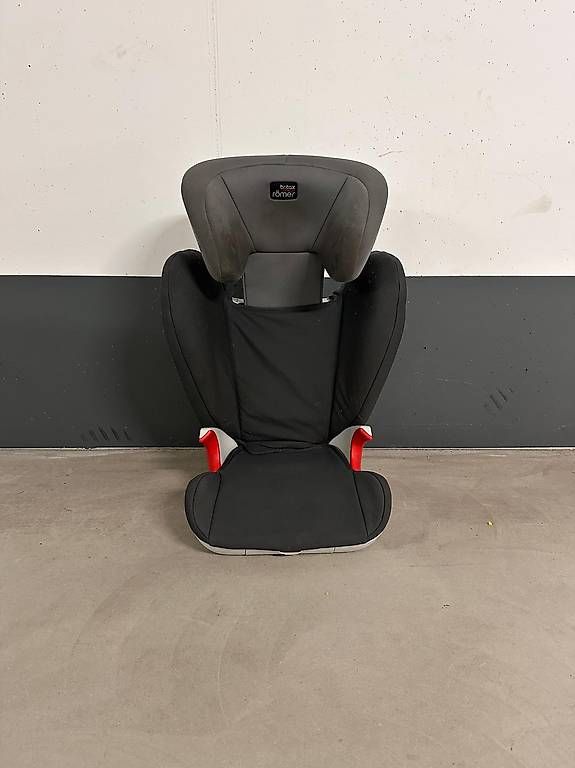 Seggiolini per auto: Seggiolino auto 15-36 kg – Usato da Pregassona venduto da mar_2kwz