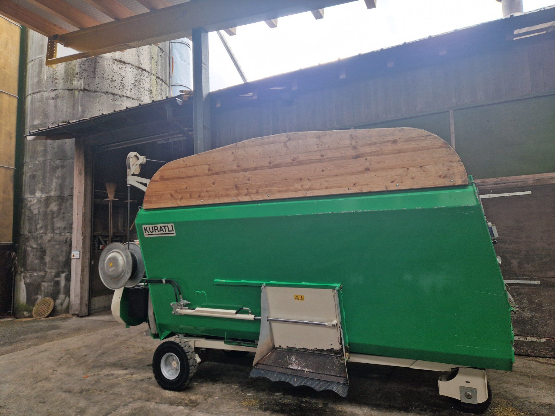 Tutte le macchine: Kuratli Futtermischwagen 7.5 m3 – Usato da Heiligkreuz (Mels) venduto da Steyr09 8