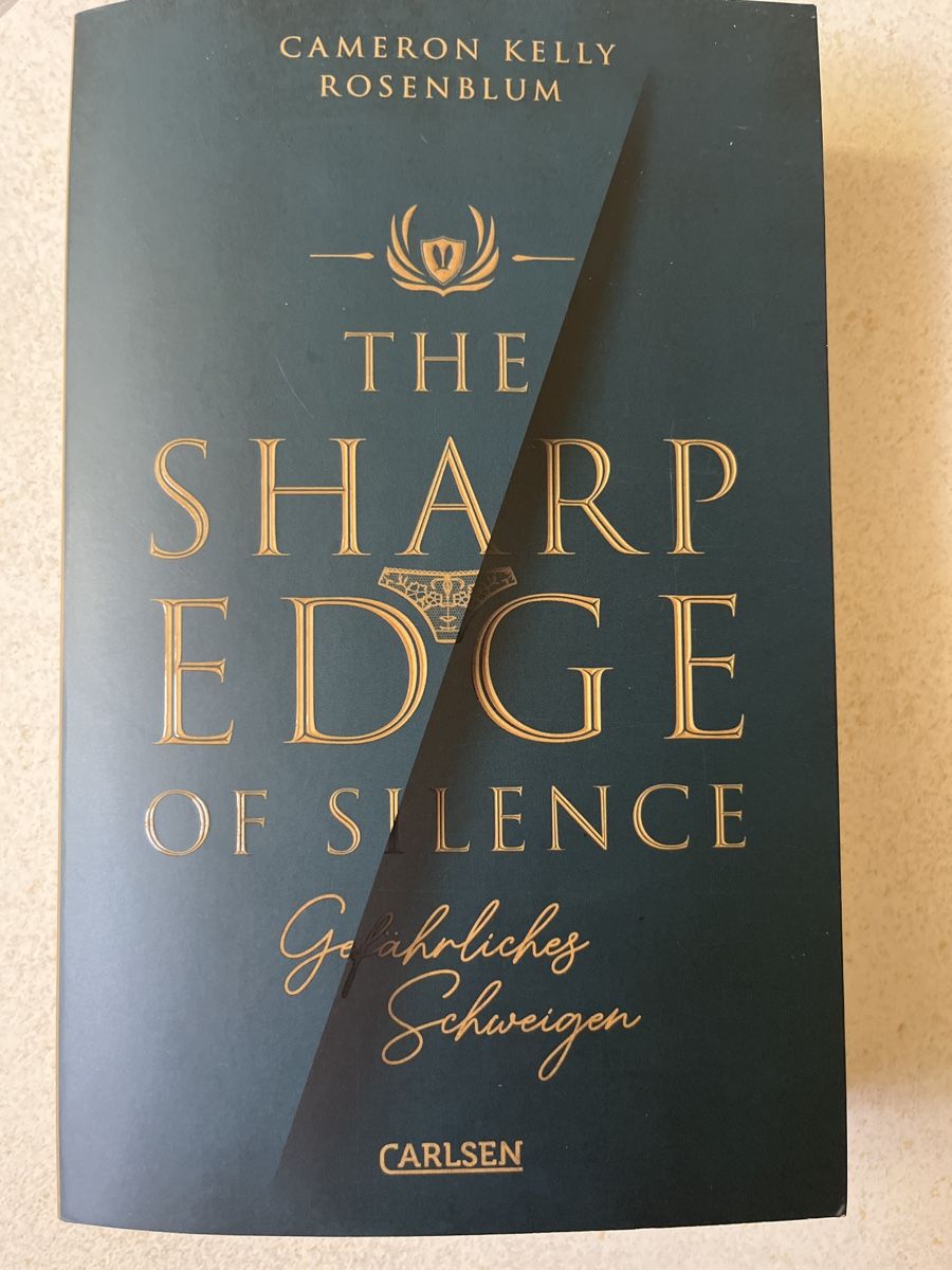 Libri: Buch - The Sharp Edge Of Silence – Nuovo (secondo la descrizione) da Strengelbach venduto da luvbyeol_26