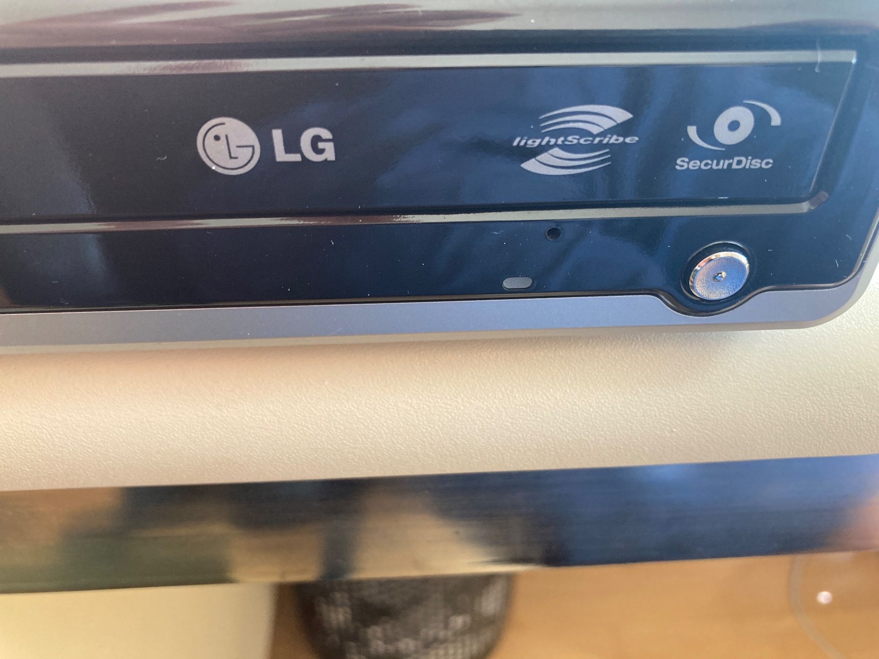 LG Aufnahmegeräte: LG Super Multi  CD DVD Laufwerk mit Brennfunktion , – Gebraucht aus Kreuzlingen von wavelord75 1