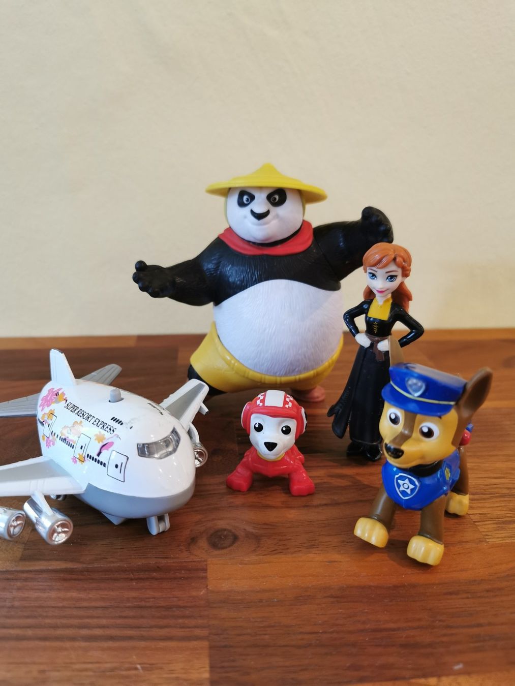 Spielzeuge: 5 Stk. Figuren / Spielfiguren – Gebraucht aus Boniswil von Totomat-Lady2 3