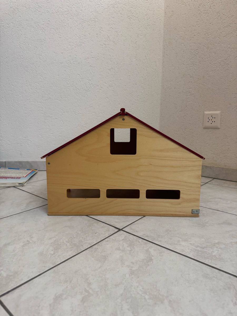 Jouets: Bauernhof aus Holz  – D'occasion à Waltenschwil par elv_fh6d
