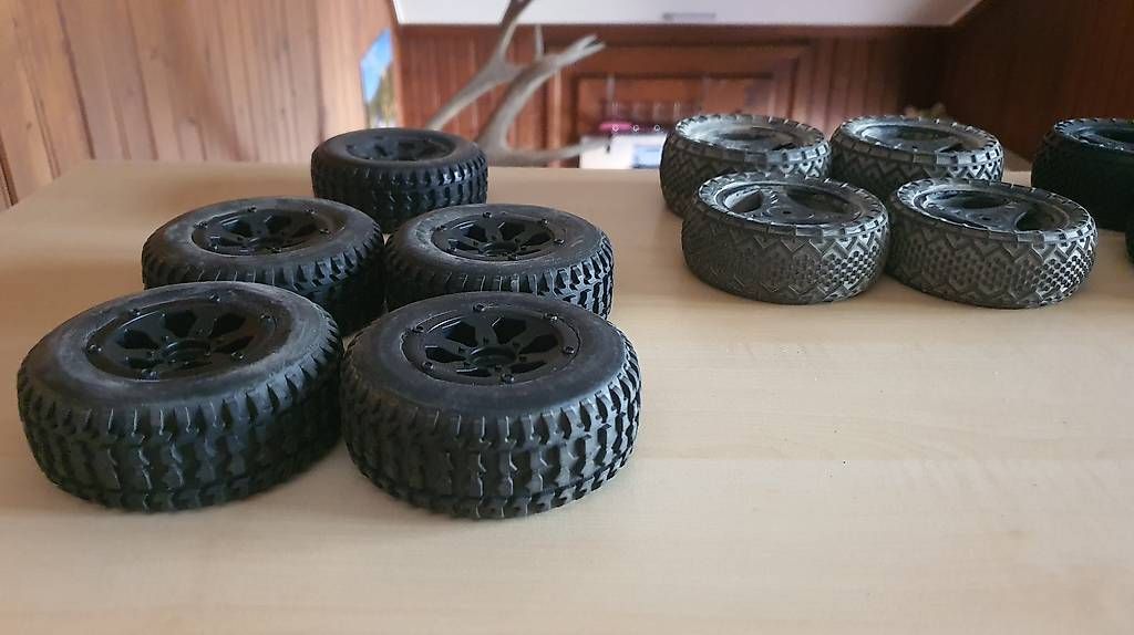 Modellismo RC: Rc Buggy Räder, Gebraucht, 12mm hex – Usato da Peist venduto da Chrigi7029 2