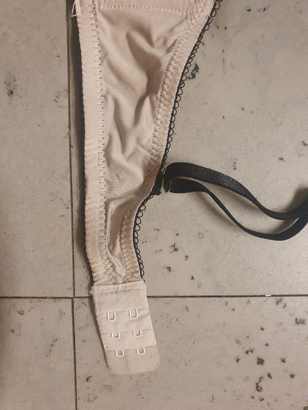 Sonstige Unterwäsche: BH  – Gebraucht aus Moosseedorf von Sonnenschein.. 2