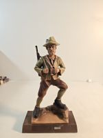 Jäger mit Gewehr aus Bolyresin, Sammlerstück. (nov503)