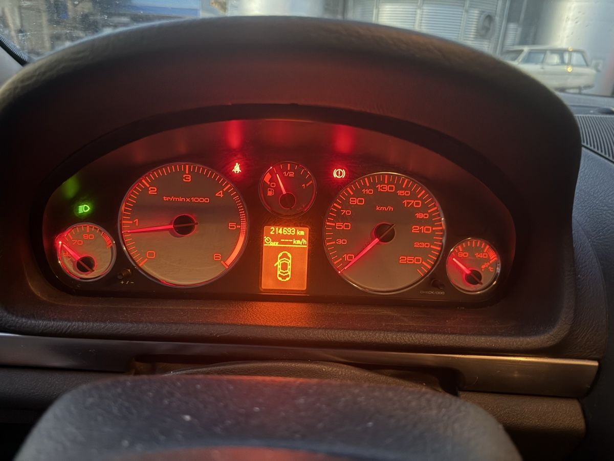 Peugeot Automobili: Peugeot 407 1.6hdi -2010 – Usato da Rümikon Ag venduto da tom_66hh 4