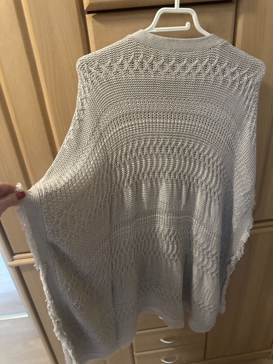 Guess Giacche: Poncho Guess Neu! – Nuovo (secondo la descrizione) da Eich venduto da gabry68 4