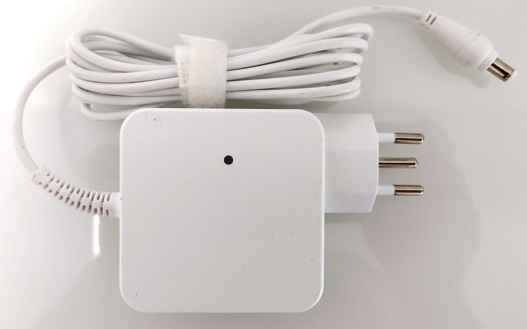 Unità & Adattatore: Netzteil Universal, 12V, 3.2A, Weiss – Usato da Höri venduto da Nastaq