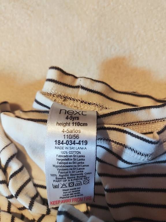 Pyjamas: Pyjamas Gr.110 und Gr.116 – D'occasion à Zürich par aendiiii 1