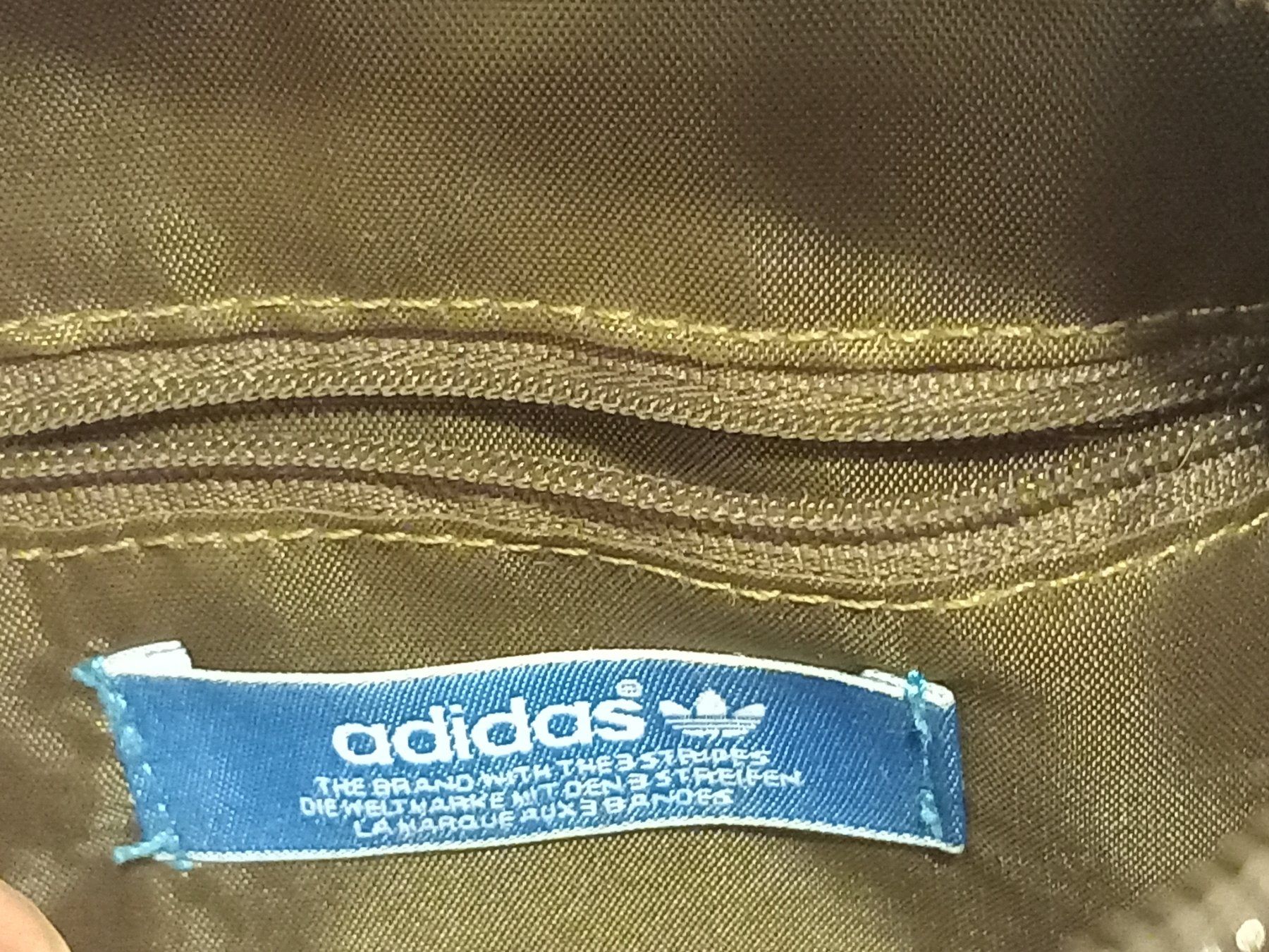 Altro in  Abbigliamento & Accessori: Sacoche Adidas – Usato da Carouge GE venduto da CLODIAR 2