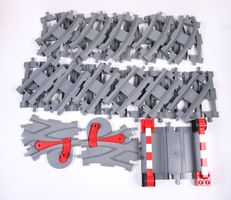 Duplo Schienen mit Weichen und Bahnübergang