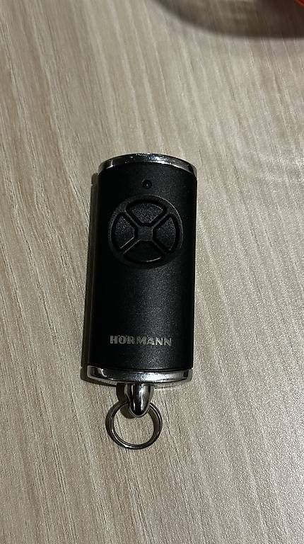 Télécommandes: Hörmann Fernbedienung  – Neuf avec emballage d'origine à Hünenberg See par Noukies11