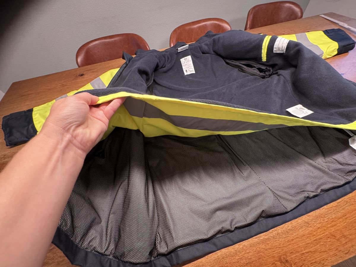 Jacken: Warnschutzjacke Samariter Grösse S  – Gebraucht aus Niederbüren von Oetschli 4