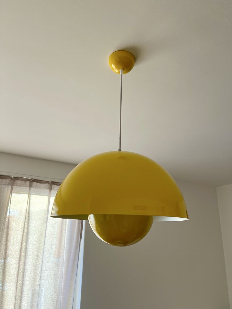 Lampade: Lampe design jaune style scandinave – Usato da Lausanne venduto da Lyl-ch