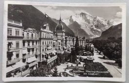 Interlaken, Höheweg-Promenade mit Jungfrau