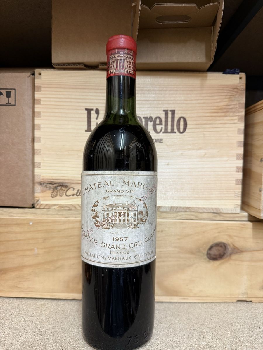 Château Margaux Vino: Chateau Margaux 1957 – Nuovo e nell'imballaggio originale da Troinex venduto da Airain